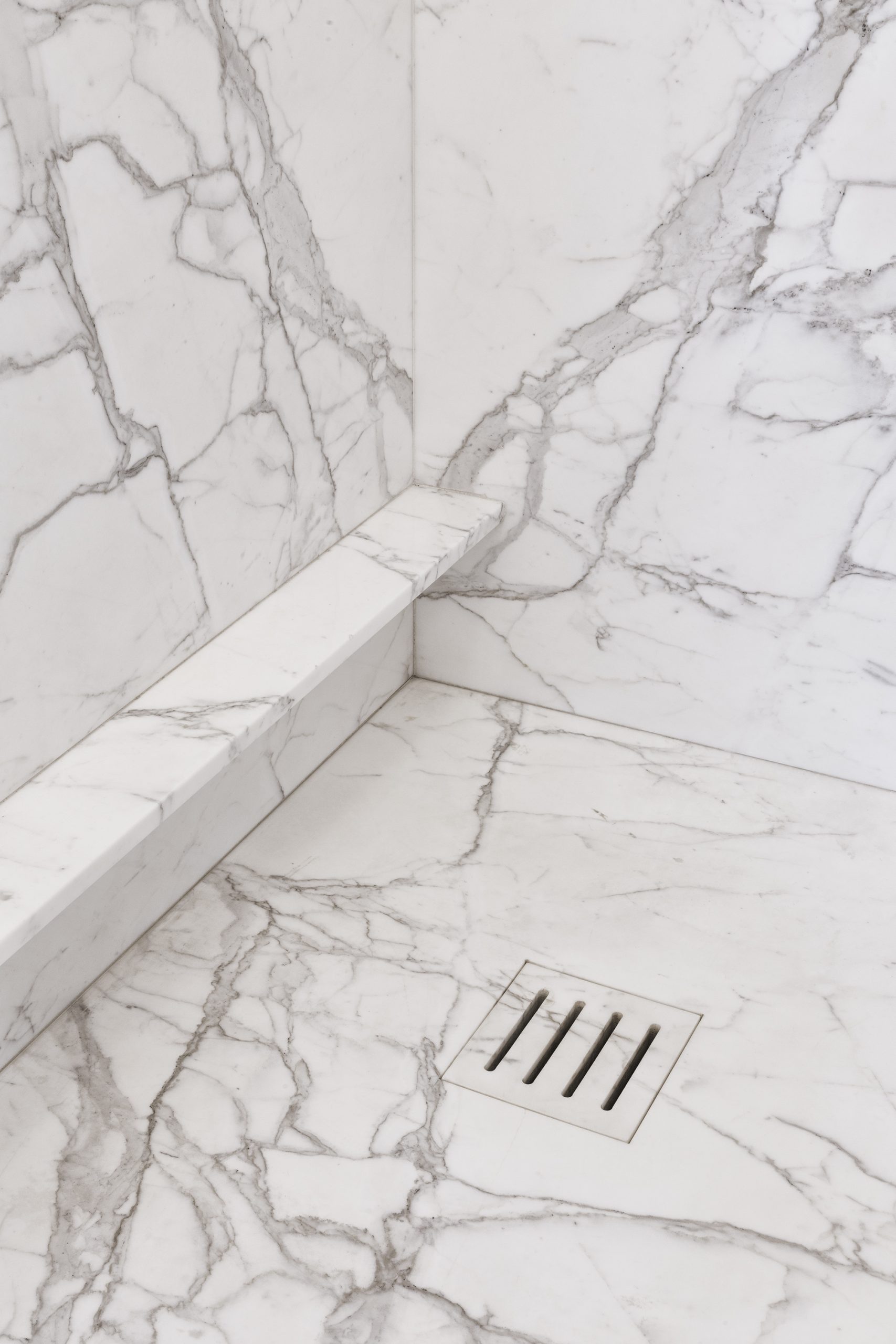 0149_fontanili_smarch_architects_interior_design_bathroom_marble_appartment_milano_L